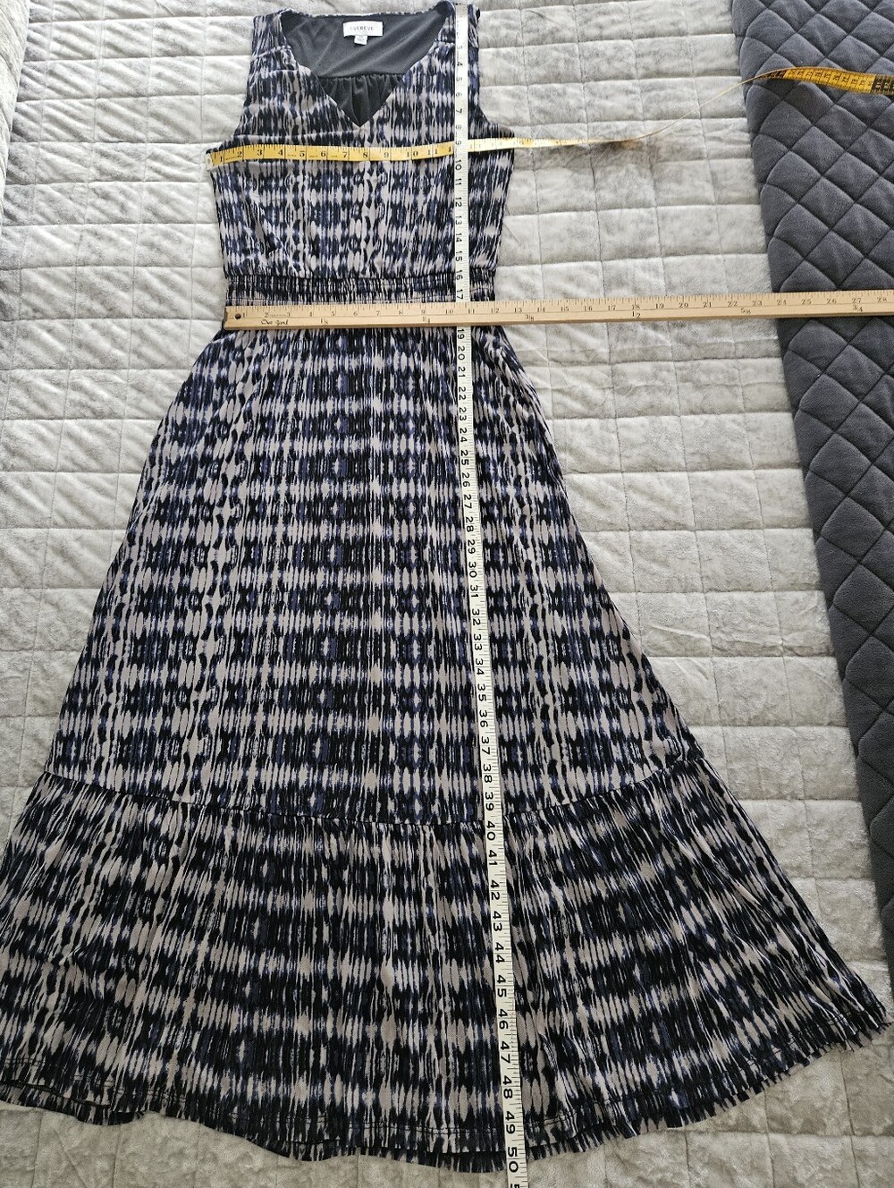 EVEREVE Ava V-Neck Sleeveless Smocked Mesh Midi Dress Blue Multi XS - Picture 10 of 10
